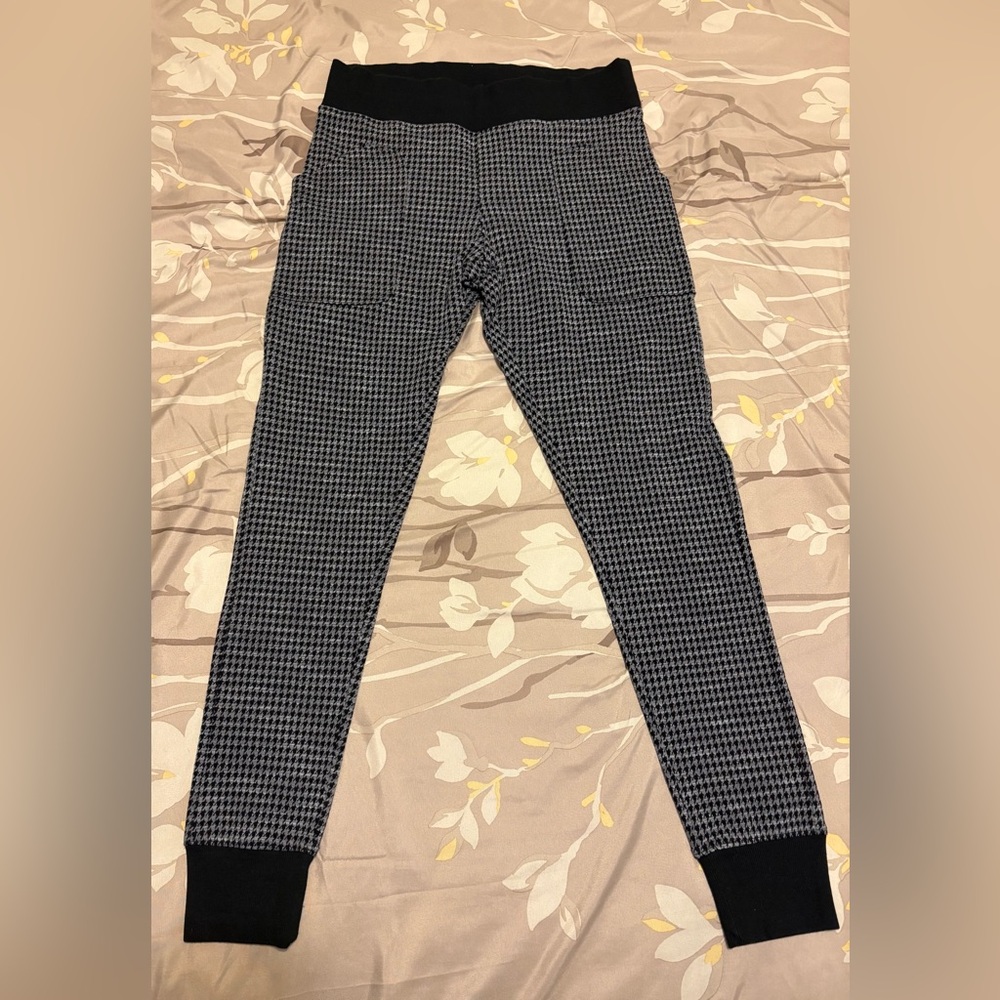 Columbia Black and Gray Houndstooth-patterned leggings